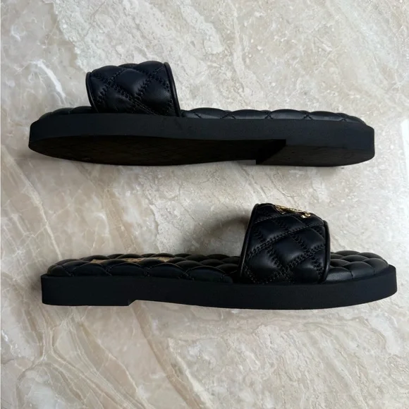 Chanel Slide Sandals Quilted Lambskin Size 38 - Picture 7 of 14